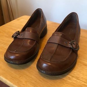 Brown Clarks Loafer Style shoes, Size 7M